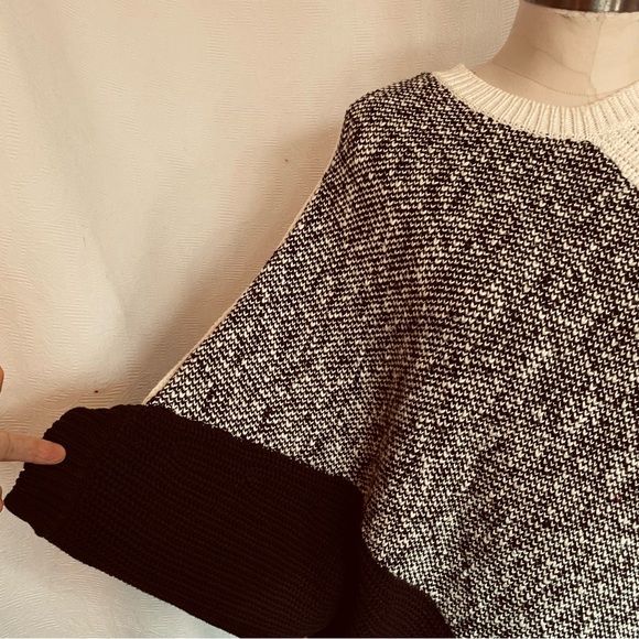 Maje M/L  cape/cocoon/ poncho sweater black/off white - Picture 5 of 7